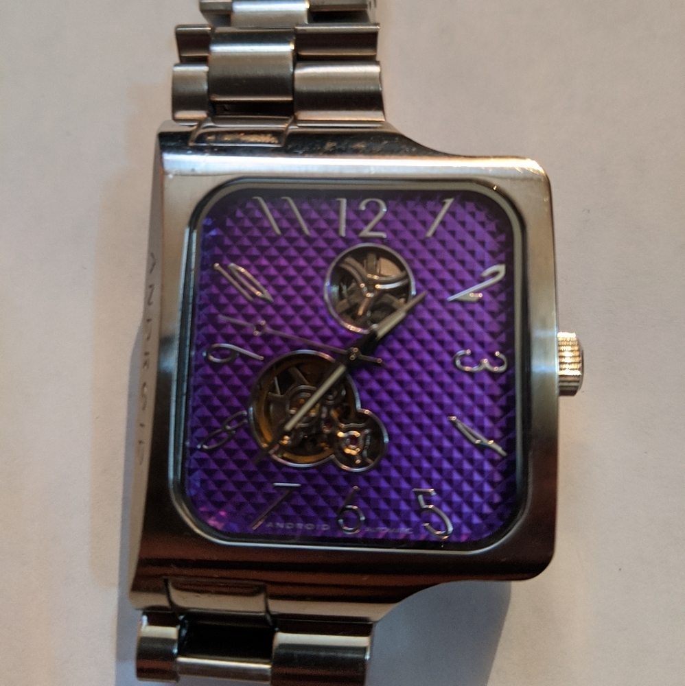 Android Dominatore Square Automatic model AD373.